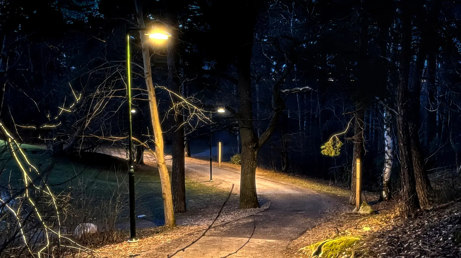 Stockholm's Dual-Color Streetlights Do A Lot More Than Improve Visibility