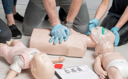 Why Choosing Top Childcare First Aid Training is Essential for Every Carer
