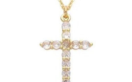 Top Mistakes When Buying Diamond Cross Necklace