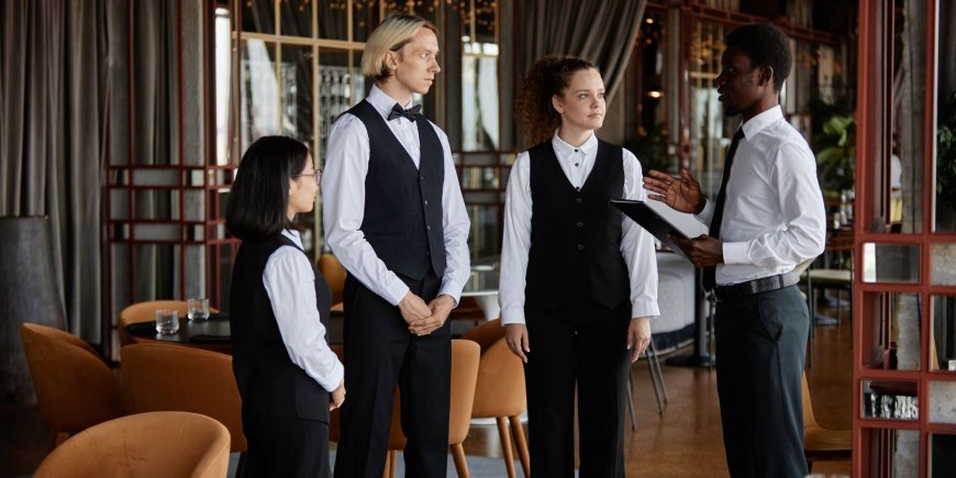 How to Become a Professional Waiter in Less Than a Month