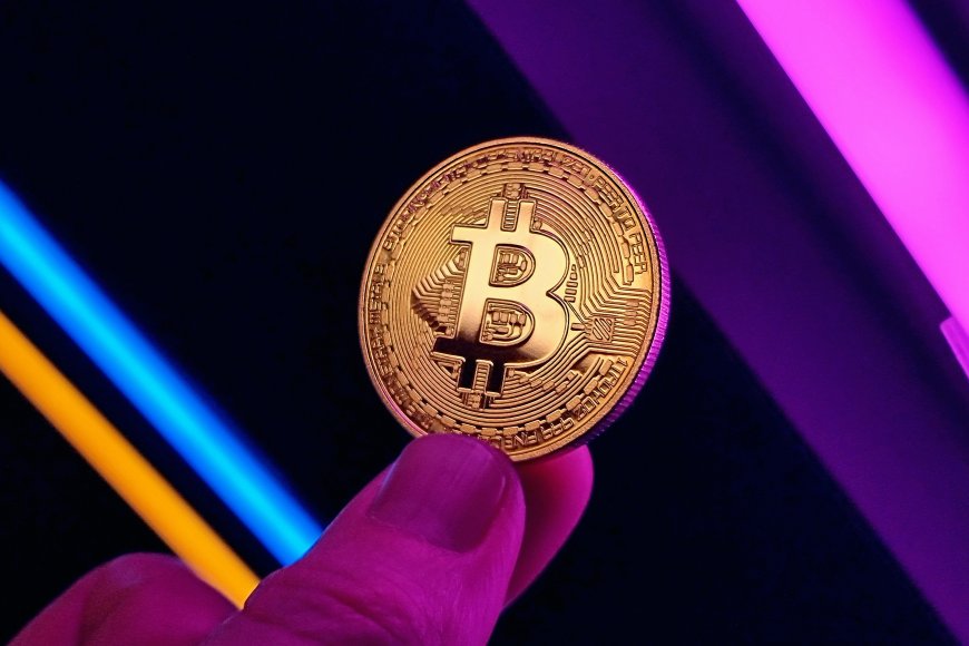 What Does Coinbase’s SWOT Analysis Reveal About the Future of Cryptocurrency Exchanges?